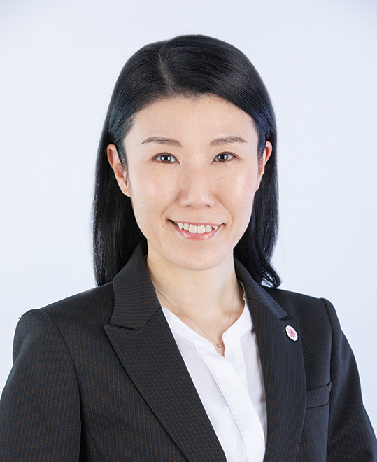 理事　岡田むつみ